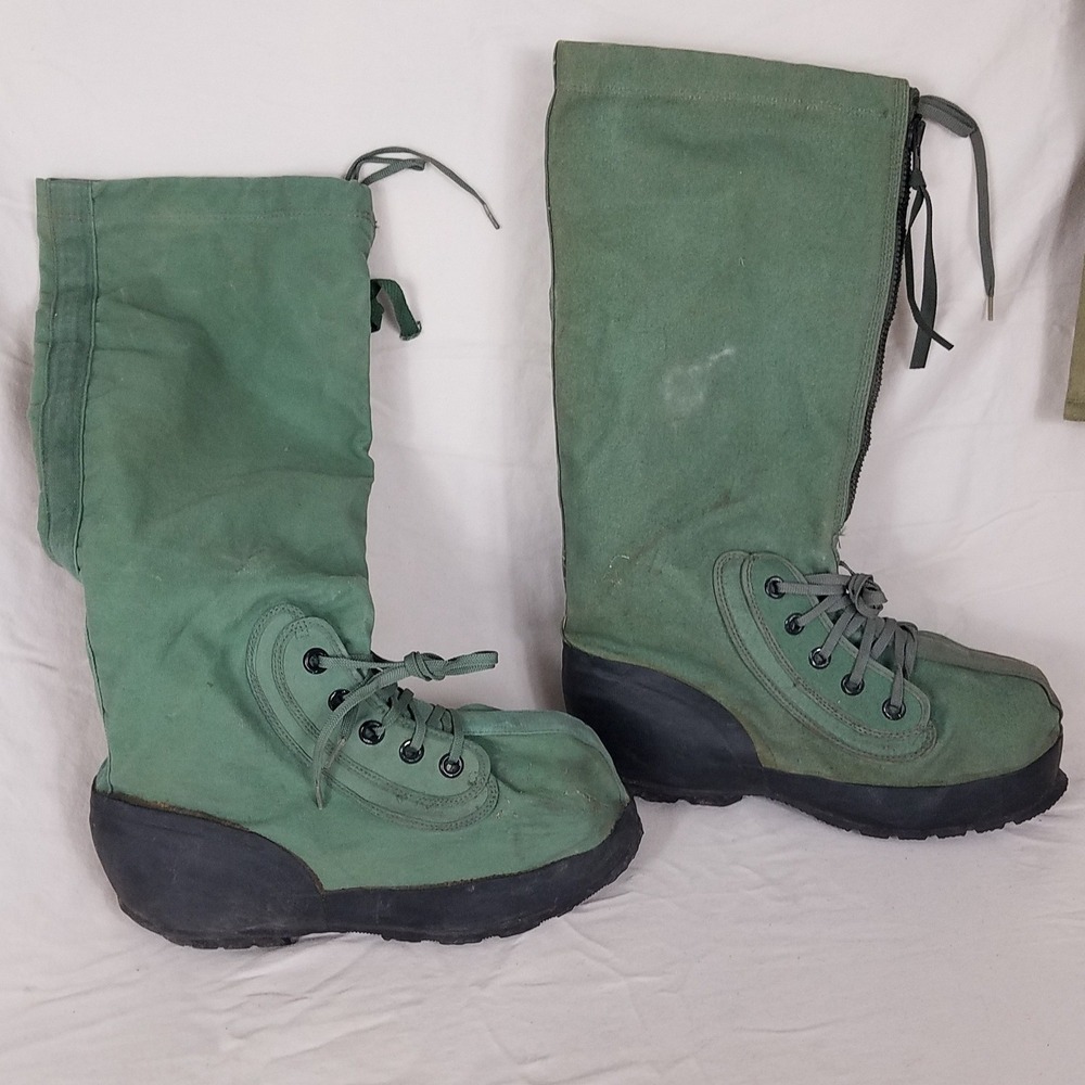 US Military N-1B Mukluk Boots Mens Medium Green Good Extreme Cold Weather 1988
